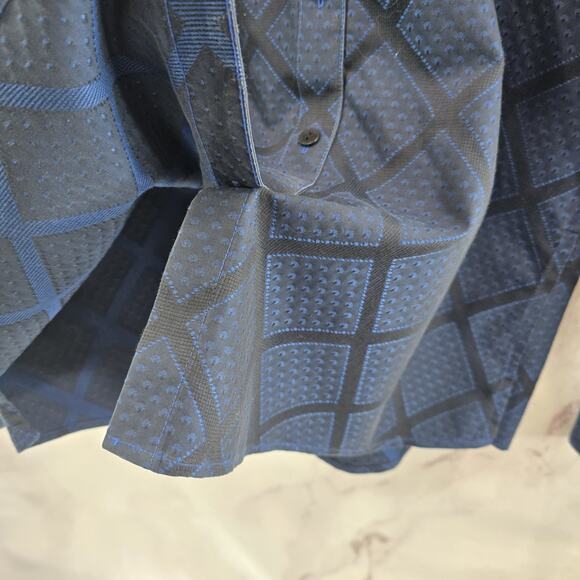 Foxcroft Shirt Womens 10 P Blue Plaid Button Up Wrinkle Free Non Iron Diamond - Picture 10 of 14